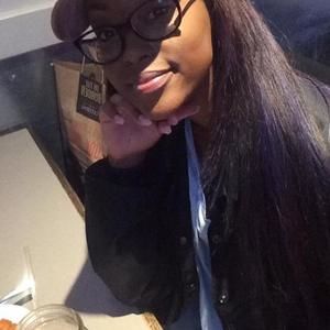 Meet your Posher, Alexis